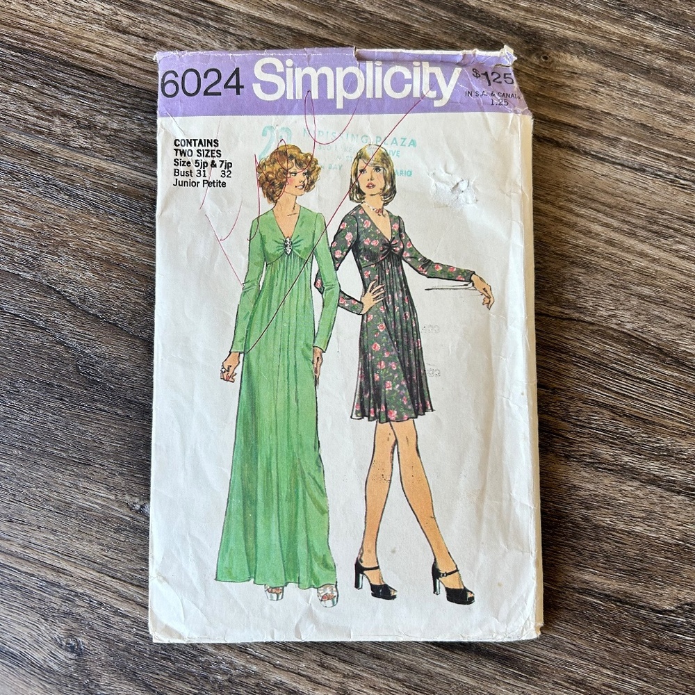 1970’s Simplicity 6024 Misses and Junior Evening Dresses Sewing Pattern